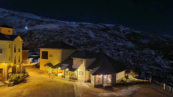 Sierra Nevada kış tatilleri karda