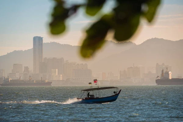 Hong Kong, Çin-Mart, 2019: Viktorya Körfezi, Vietnam