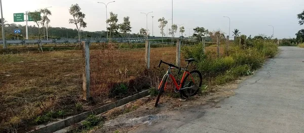 Rigid Pavement Concrete Road Has Lot Dried Grass Word Salatiga — Photo