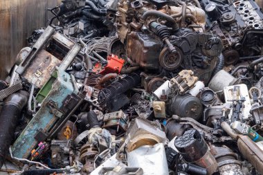 Eski paslı metal hurda, kullanılmış makine yedek parçaları ve araba parçaları mekanik endüstriyel arka plan olarak kullanılabilir.