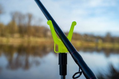 Gauja Nehri 'nde olta tutacağı.