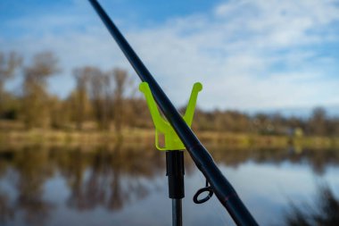 Gauja Nehri 'nde olta tutacağı.