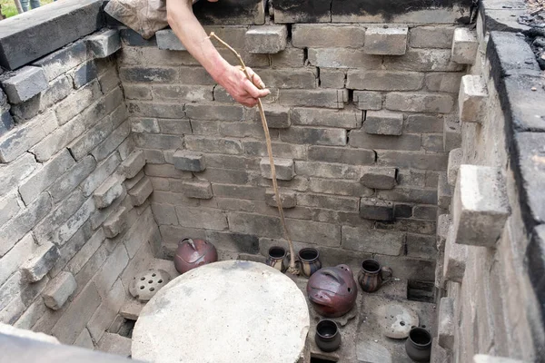 Apertura Forno Ceramica Pentole Fatte Mano Uniche Piatti Argilla Che — Foto Stock