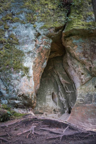 Falaises Grès Environ Kilomètre Long Est Situé Sur Côté Gauche — Photo