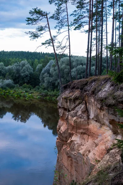 Scénická Krajina Řeky Gauja Písečné Kameny Břehu Letní Příroda Lotyšsku — Stock fotografie