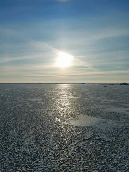 Západ Slunce Nad Baltským Mořem Lotyšsku Zimě Pobřeží Pokryto Hladkým — Stock fotografie