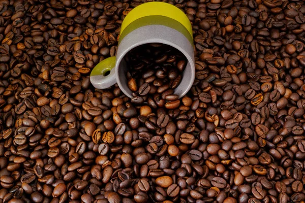 Spilling Coffee Beans Cup Can Used Background — Stock Photo, Image