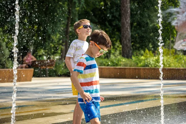 Boy Having Fun Water Fountains Child Playing City Fountain Hot — Photo