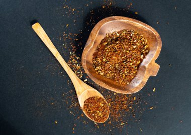 Kavanozda karışık baharat