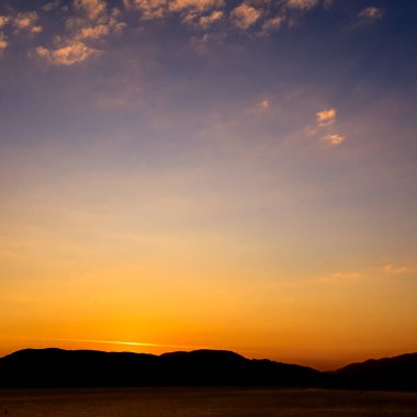 İskoç Günbatımı Ukrayna 'ya Destek Olduğunu Gösteriyor.