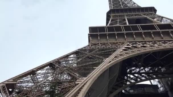 Eiffeltoren in Parijs in de namiddag 14.04.22 Parijs Frankrijk — Stockvideo