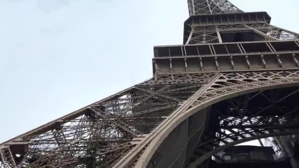 Eiffeltornet i Paris på eftermiddagen 14.04.22 Paris Frankrike — Stockvideo