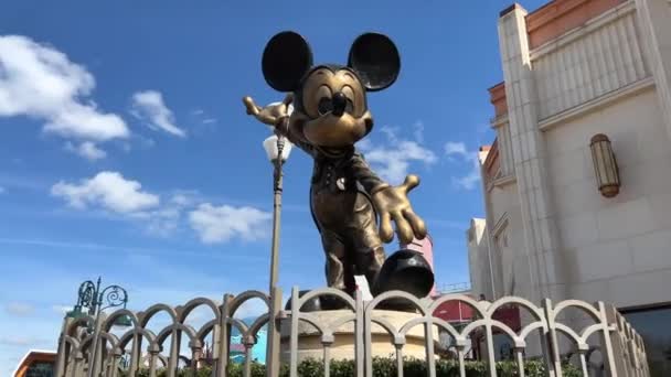 Disneyland 'den Mikey Mouse Paris 11.04.22 Disneyland Paris — Stok video