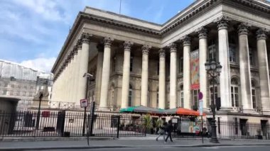 Bourse Paris borsa binasında hisse senedi satışları 16.04.22 Paris Fransa