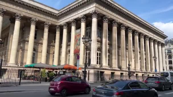 Bourse París edificio de la bolsa de valores donde se llevan a cabo las ventas de acciones 16.04.22 París Francia — Vídeos de Stock