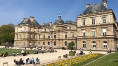 Paris 'teki Lüksemburg Parkı 19.04.22 Paris Fransa