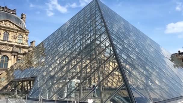 Louvren landmärke Paris 19.04.22 Paris Frankrike — Stockvideo