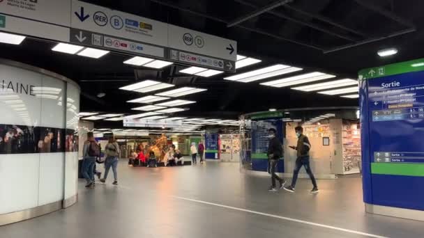 Plano del metro París 18.04.22 París Francia — Vídeo de stock