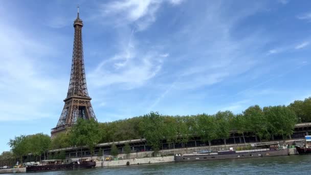 View of Paris from the ship from the River Seine to the numerous bridges of Paris — ストック動画