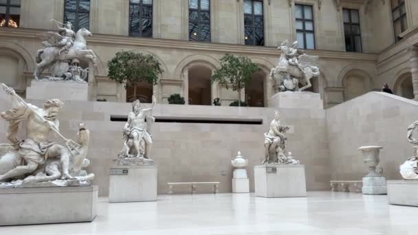 Escultura, França, Antoine COSEUCS Lyon, Neptuno, Chateau de Marly, no fundo de um rio em pé em anfitrita. Mármara, 1703-1705 Pelo Barril do Rio Mármara, Netuno, Deus dos Mares — Vídeo de Stock