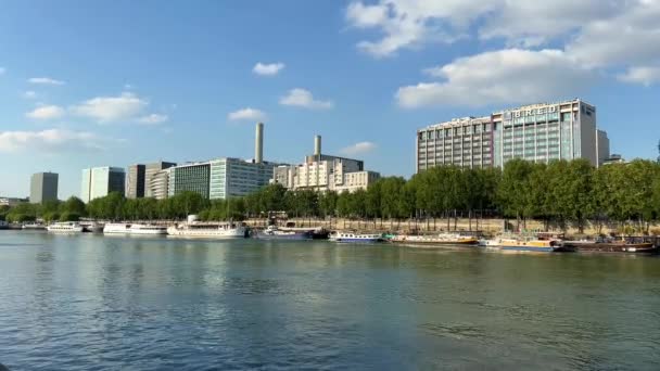 River Seine and New Houses Blue Sky and Water — Vídeos de Stock