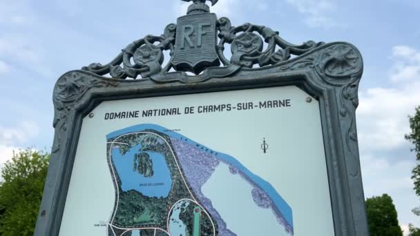 Domaine National de Champs-Sur-Marne Petit Versailles en France pres de la ville de Torcy — Stok video