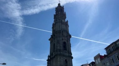 Portekiz Limanı 'ndaki Porto Kulesi' nde Torre dos Clerigos
