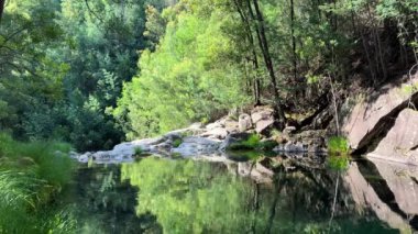 Şelalenin adı Cascata do Pincho veya cascata da ferida ma. Ankora Nehri 'nde muhteşem doğa korsanlar ve seyahatler hakkında bir filmin oranlarına benzer.