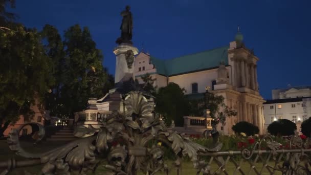 Aidan Muistomerkki Adam Mickiewiczin Lähellä Jota Valko Venäjä Pitää Runoilijanaan — kuvapankkivideo