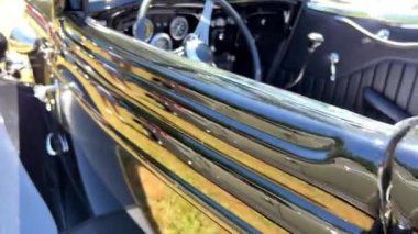 Jellybean Autocrafters 01.07.2022 Kanada Surrey Kutlaması. Ford 'un nadir bulunan özel arabalarının farklı eski modelleri. Yavaş çekimde 4K kalite. Nadir Ford arabaların sergisi.