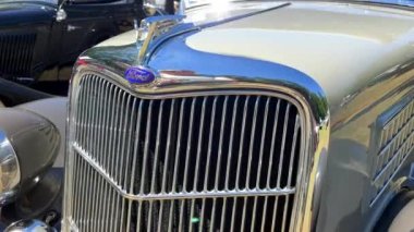 Jellybean Autocrafters 01.07.2022 Kanada Surrey Kutlaması. Ford 'un nadir bulunan özel arabalarının farklı eski modelleri. Yavaş çekimde 4K kalite. Nadir Ford arabaların sergisi.