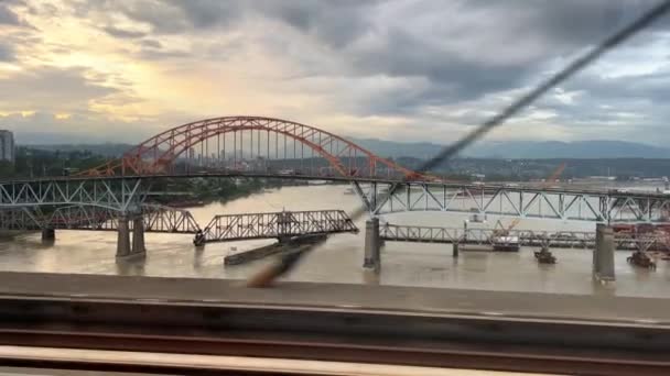 Surrey Vancouver Yolu Gökyüzü Treninden Köprüye Uzun Burrard Körfezi Nin — Stok video