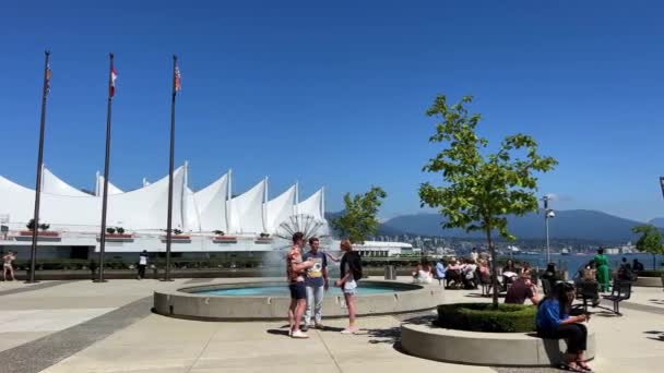 Canada Place Huge Building Shape Sailboat Tourist Center Vancouver Convention — Vídeos de Stock