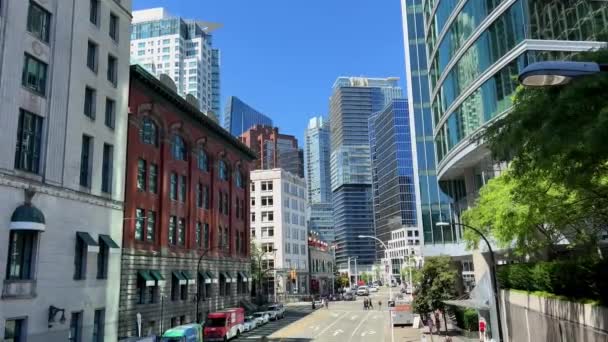 Vancouver Street Canada Lange Glazen Gebouwen Skyscraper Blue Sky Gewoon — Stockvideo