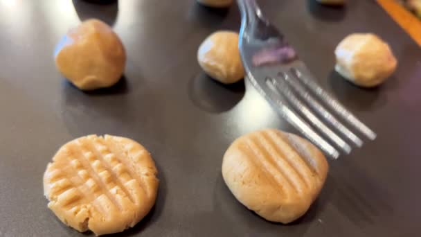 Cooking Homemade Loose Shortbread Cookies Peanut Butter Video Crush Soft — Wideo stockowe