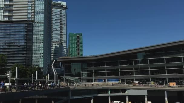 Skyscrapers Huge Shop Vancouver Canada Shore Peoples Lives Big City — Videoclip de stoc
