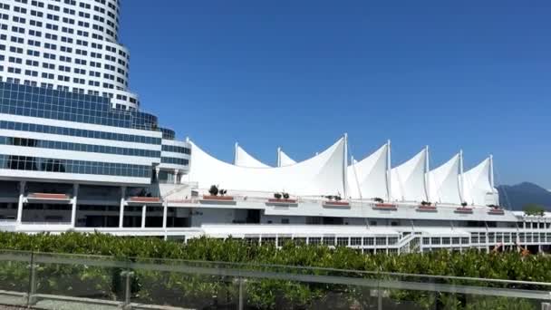 Canada Place Huge Building Shape Sailboat Tourist Center Vancouver Convention — 图库视频影像
