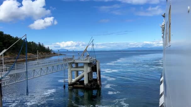Ferry Arrives Coast Canada Vancouver Island You Can See Sea — Video Stock