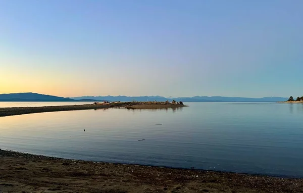 Sunset Ocean Calmness Silence Lake Sea Resting Trailers Shore Bright — Fotografia de Stock