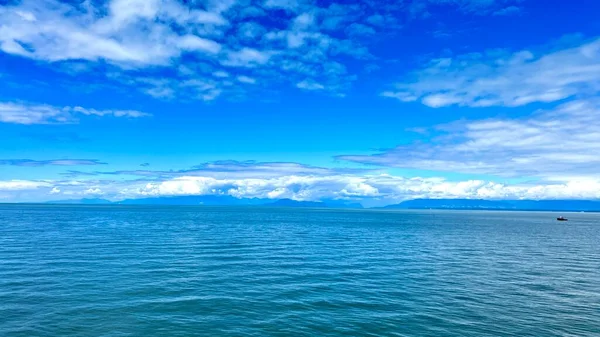 View Deck Covering Ship Sea Ocean Visible Horizon Clear Blue —  Fotos de Stock