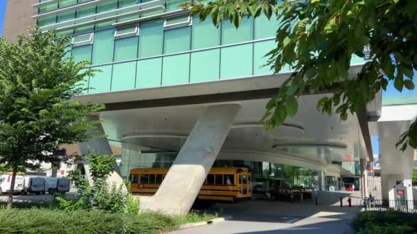 University British Columbia Main Building Front Entrance School Bus Sees — стокове відео
