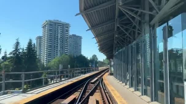 Shooting Front Window Skytrain Passes Bridges You Can See Cars — Stok video