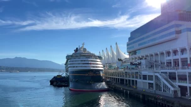 Vancouver Canada Silversea White Big Ship Disney Stands Vancouver Canada — Videoclip de stoc