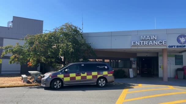 Delta Hospital Main Entrance Canada Hospital Comunitario Nivel Centro Trauma — Vídeo de stock