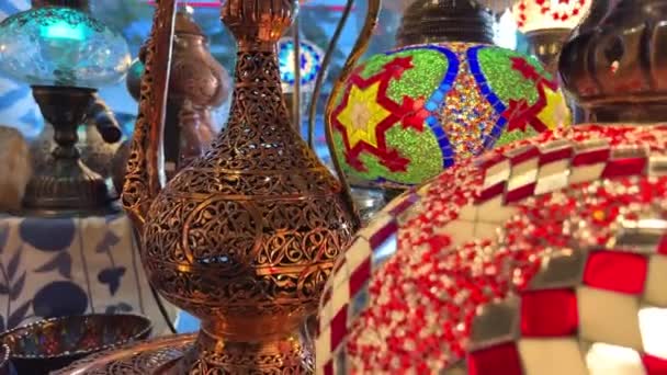 Török Lámpák Egy Sokszínű Mozaik Rajtuk Világítanak Közepén Ragyog Csillogó — Stock videók