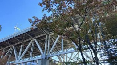Vancouver 'ın Fairview bölgesindeki Granville Adası yarımadası ve alışveriş bölgesi. 09.2022 Kanada' nın güney ucundaki Vancouver şehir merkezinden Sahte Dere 'ye kadar.
