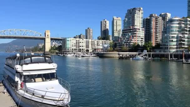 Granville Adası Yarımadası Vancouver Fairview Bölgesinde Alışveriş Bölgesi Vancouver Karşısından — Stok video