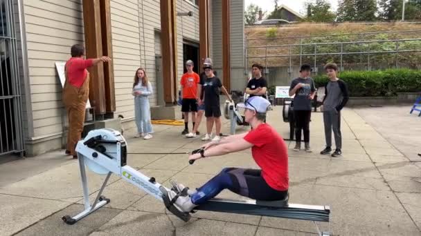 Rowing Classes Simulators Boys Girl Engaged Coach Walking Nearby Street — Stock Video