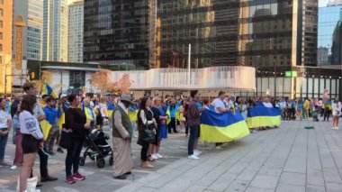 Ukrayna Vancouver mitinginin savunucuları onuruna 16 Ekim 2022 Ukrayna Sanat Galerisi ve diğer uluslar 16.10.2022 Kanada Vancouver 'a karşı sokaklara döküldü.