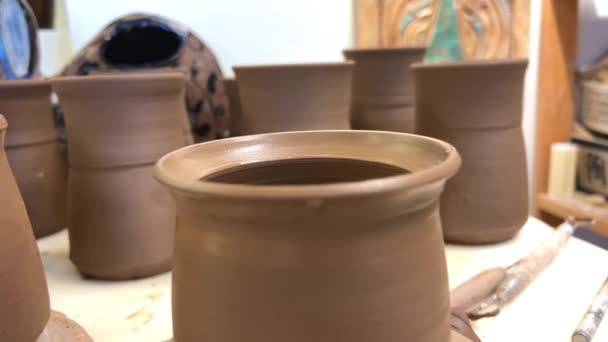 Gliny Rzemiosło Ceramiki Studio Stół Drewno Tradycyjne — Wideo stockowe